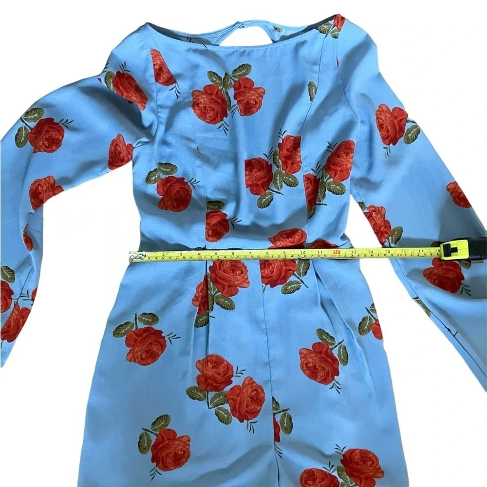 Urban outfitters rose floral romper blue size medium​​​ - Picture 4 of 6